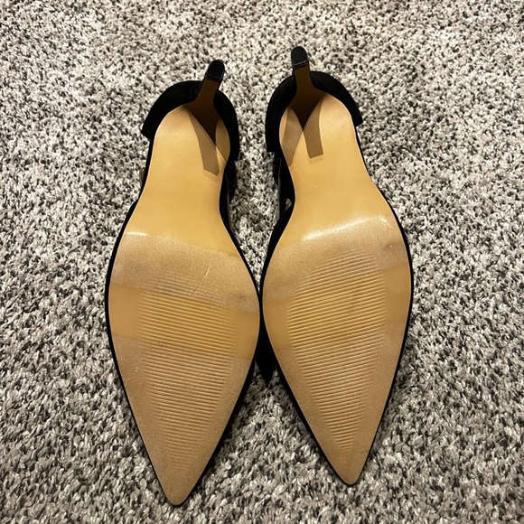 Size 10 Ann Taylor Factory Black High Heels - Picture 3 of 3